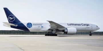 Nature as a role model: Lufthansa Group and BASF roll out sharkskin technology